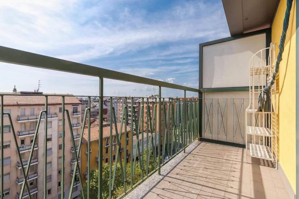 Apartamento Unique & Strategic Flat, 50M From M4 Station Milán Exterior foto